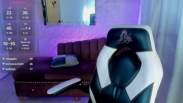 miss_isabella_m's cam snapshot