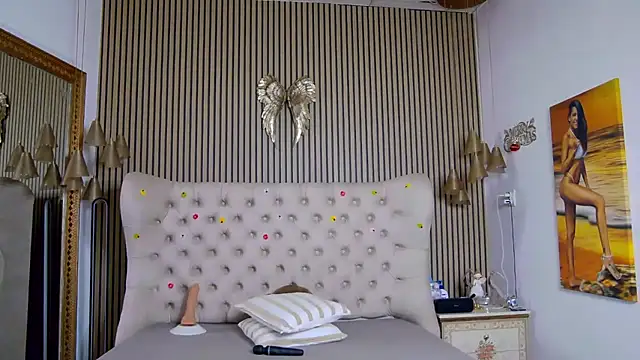 PlayfulShow's cam snapshot