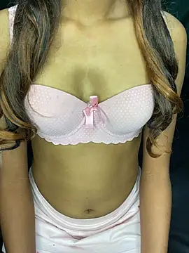 Dora__baby's cam snapshot