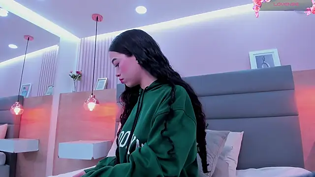 georgina_kloss's cam snapshot