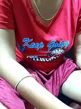 call_me_mouni099's cam snapshot