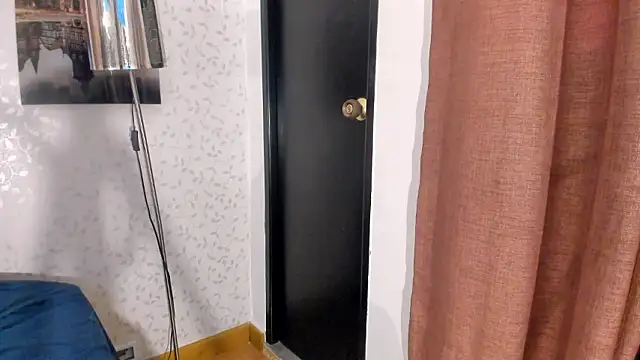 _miaquevedo_'s cam snapshot