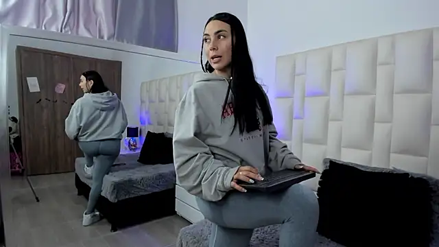 Ariana_rouse's cam snapshot