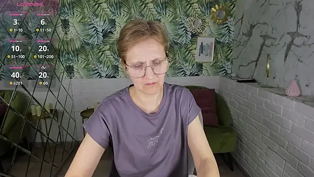 Paris_Cherry's cam snapshot