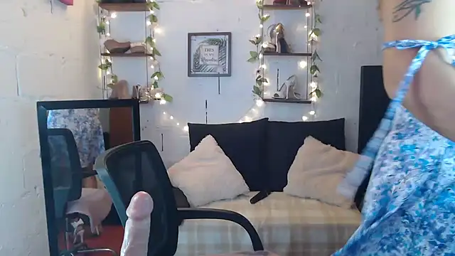 missrosario_stepmoan's cam snapshot