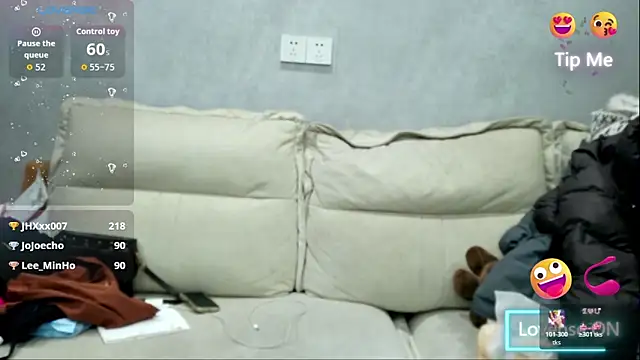 xiaoLI-2025 live sex cam