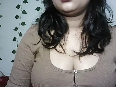 Hottyy-_shreya's cam snapshot