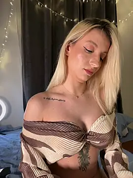 Ella_Charm live sex cam