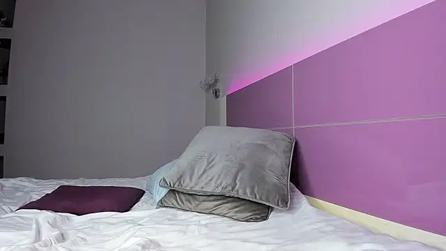 CrazyWomen live sex cam