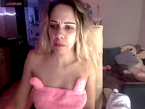 Getera_Cass's cam snapshot