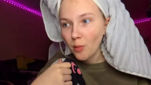 KarinRobertson's cam snapshot