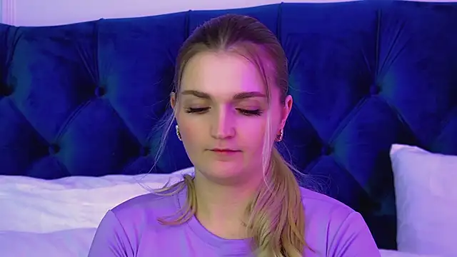 AnnyRaii's cam snapshot