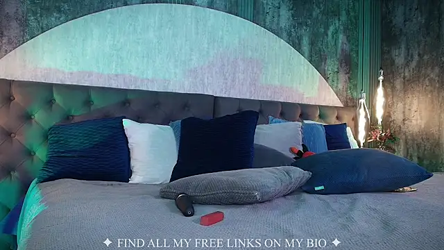 Charlotte_Germanotta_ live sex cam