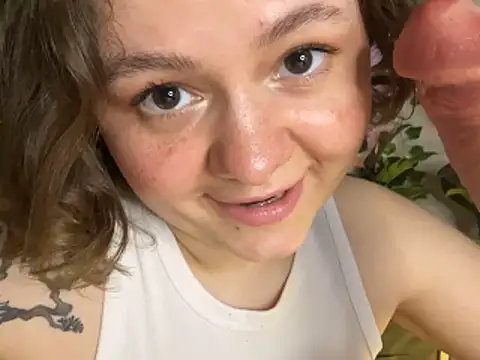 MoonIvy_'s cam snapshot