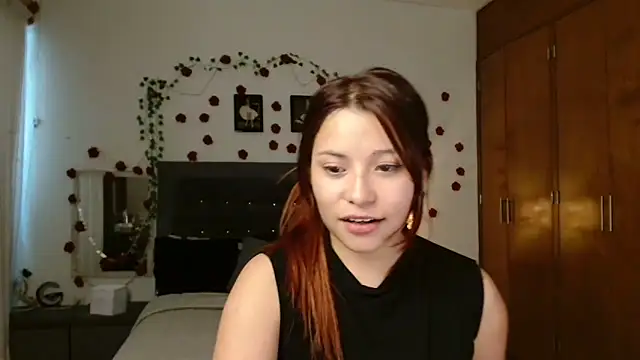 3littleschoolteens's cam snapshot