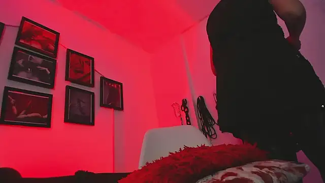 MistressNyx_cg's cam snapshot