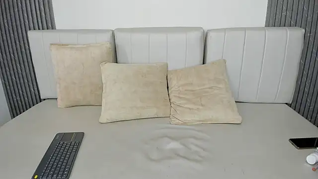 Pamela_SkinnySexy's cam snapshot