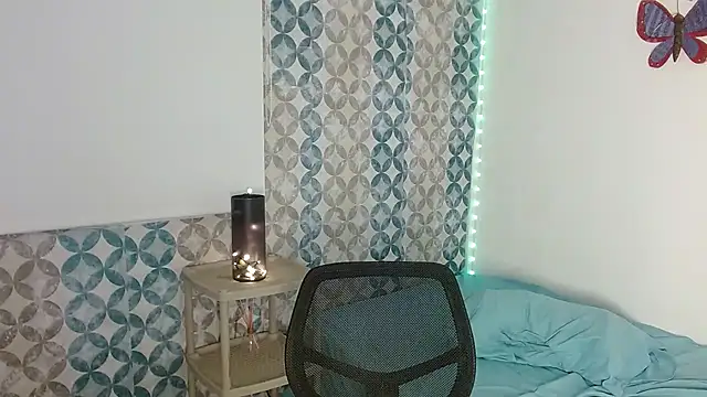 Emilybateee's cam snapshot