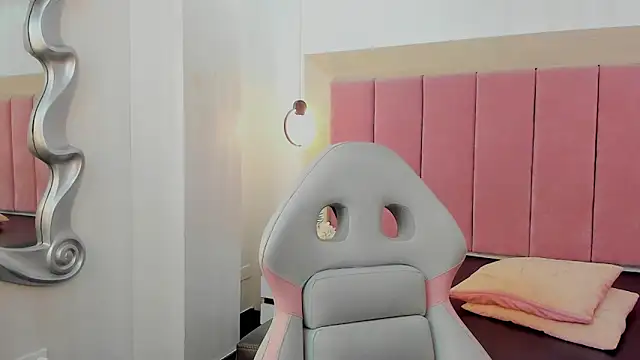 Emilia_Bons's cam snapshot