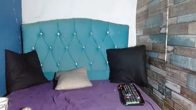 Yesamin_Stone18's cam snapshot