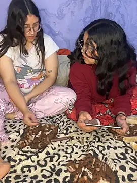 maddie-and-chelsea- live sex cam