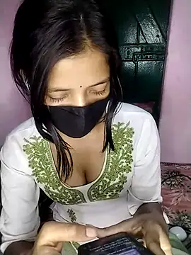 Surbhi-dixit's cam snapshot