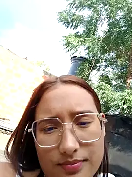 young_dairy01's cam snapshot