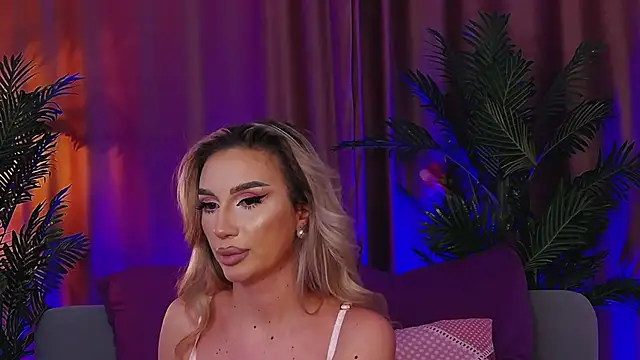 DalidaSelena's cam snapshot