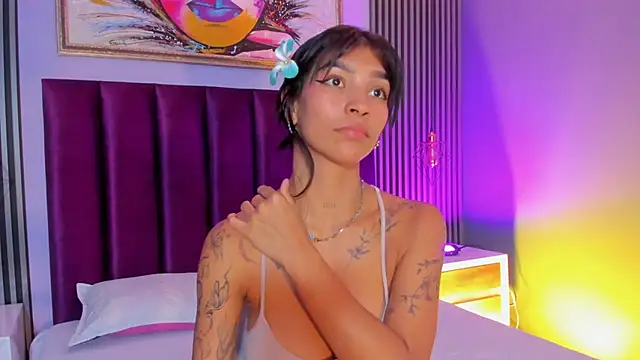 LauraAristizabal's cam snapshot