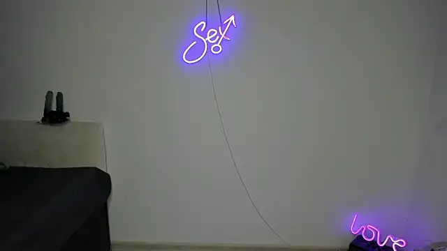 Bitch_Coin's cam snapshot