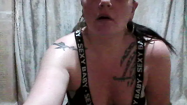 Pineapplepeaches's cam snapshot