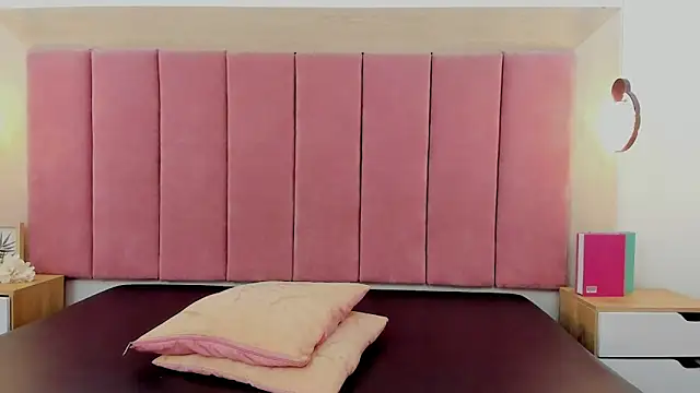 Emilia_Bons's cam snapshot