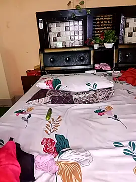 PRIYA_22's cam snapshot