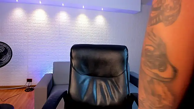 Saara_Corraless's cam snapshot