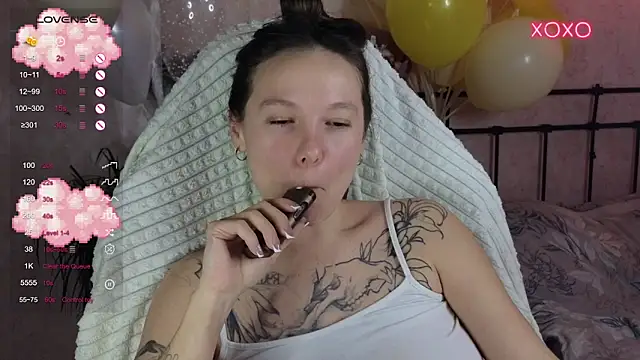 lil_luna_x's cam snapshot