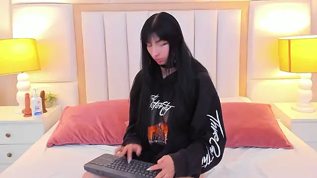 LaylaaDoll's cam snapshot