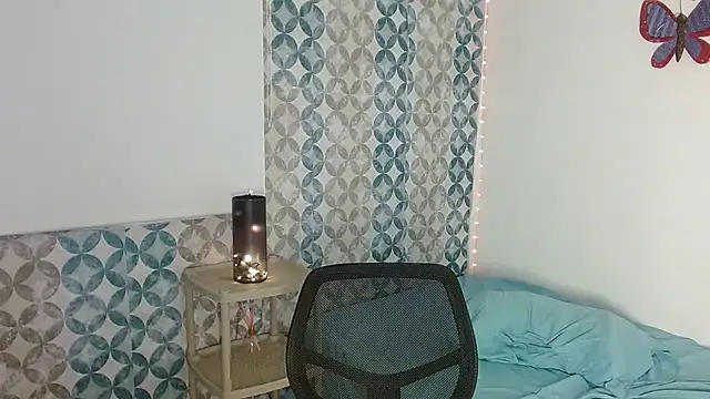 Emilybateee's cam snapshot