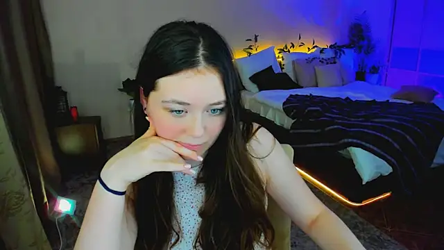 AlluringLookk's cam snapshot