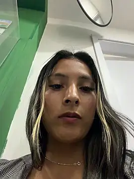 Cami_Leon2's cam snapshot