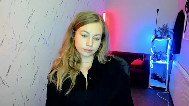 holly_xglam's cam snapshot