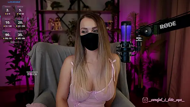 careful_i_bite_nya's cam snapshot