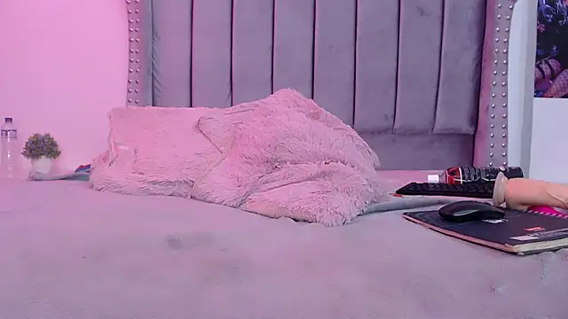 melody_toy's cam snapshot