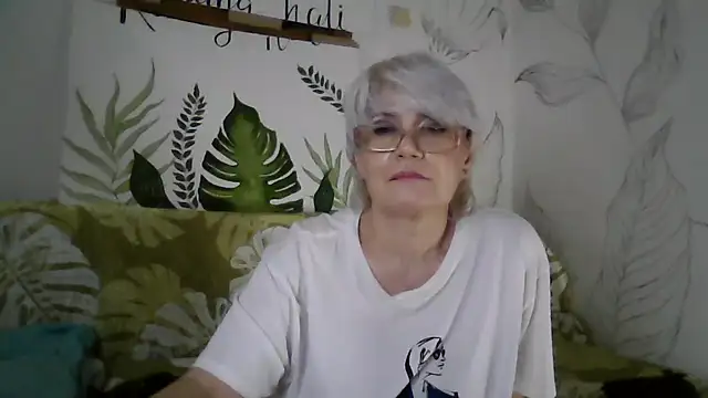 Catty_Lady's cam snapshot