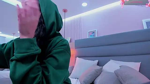 georgina_kloss's cam snapshot