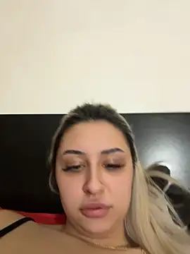 Kylie_One's cam snapshot