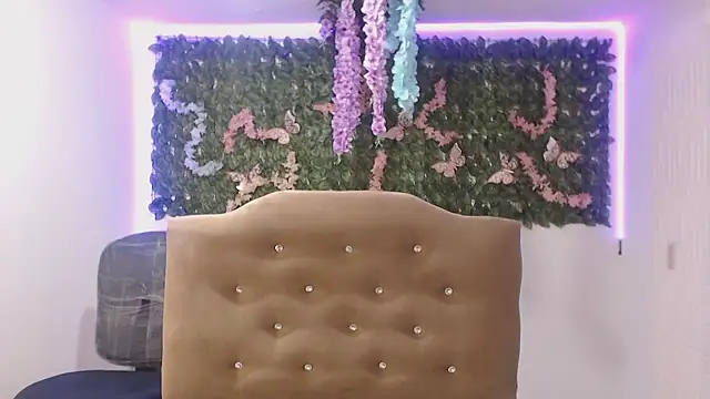 adara_cute_69's cam snapshot