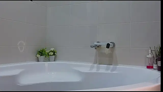 aloreana's cam snapshot