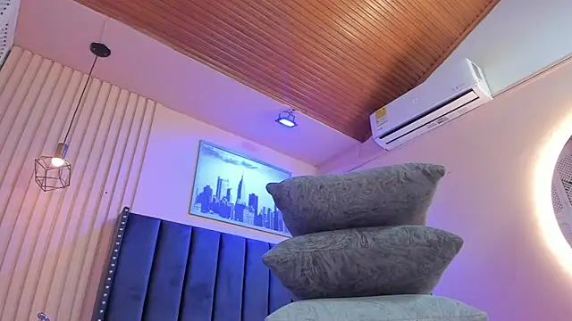 viiolett_lee's cam snapshot