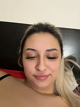 Kylie_One's cam snapshot