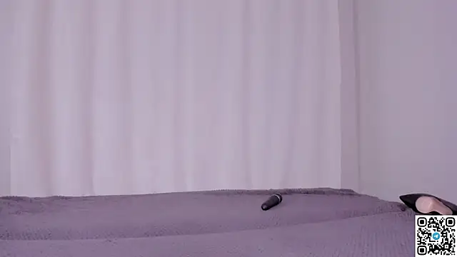 emmelieflorence's cam snapshot